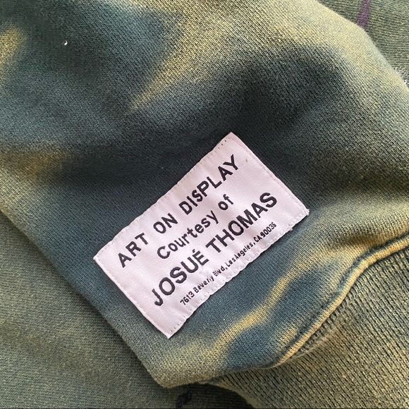 Never worn just sat in my closet brand new no stains or anything bad at all - Picture 6 of 7